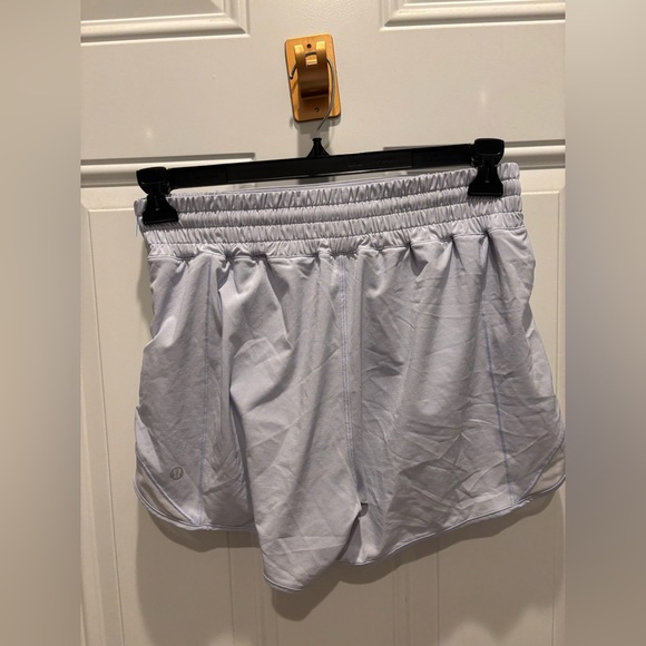 Lululemon Hotty Hot High-Rise Lined Short 4" Pastel Blue Size 8 - Picture 3 of 5